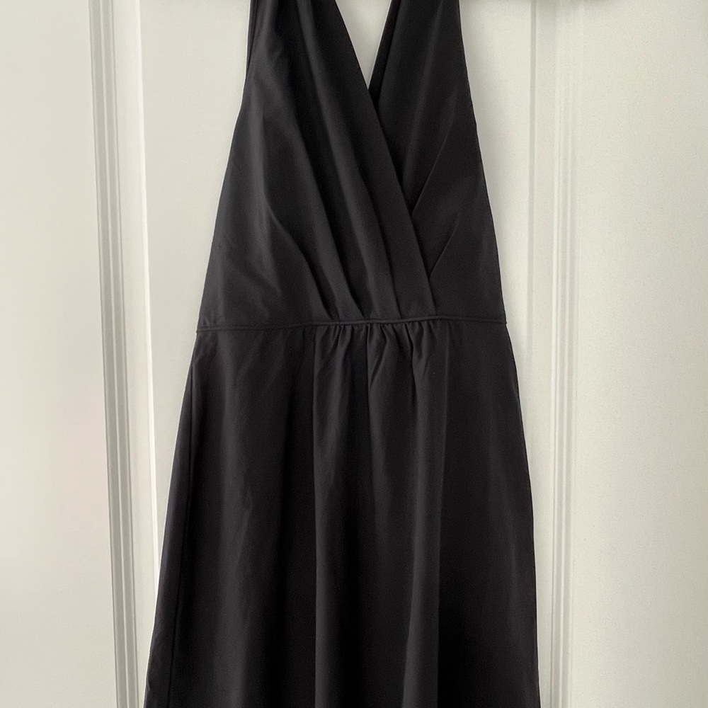 Athleta halter size 6 black dress